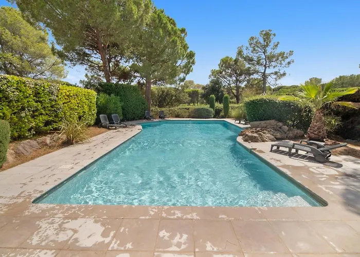 Le 11 - Appt Climatise Avec Piscine Partagee